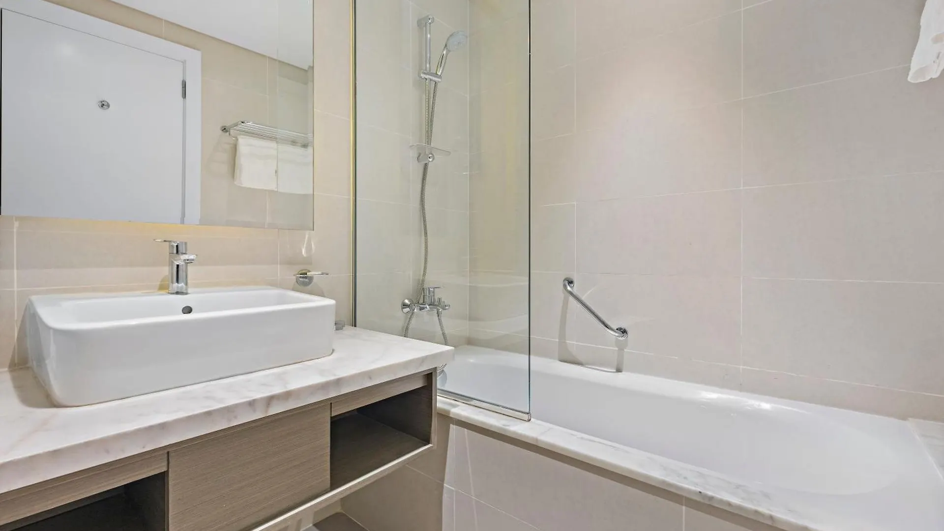 Aliving Luxury Studio At Damac Maison Prive 1007 Apartment Dubai